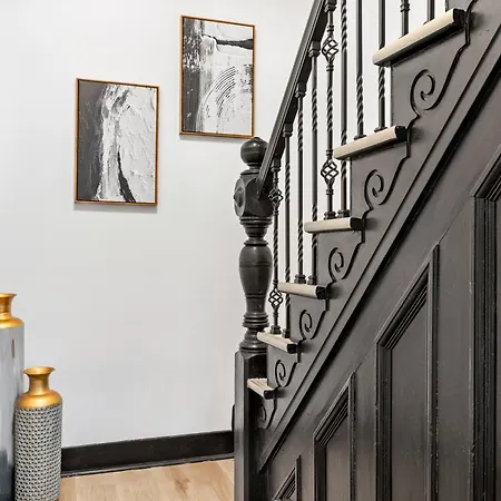 Heart Of Downtown, 5 Mins To Andy Warhol Museum, Parking Available, Private Fenced Backyard, Smart Tv, Washer And Dryer In Unit Pittsburgh Exterior photo