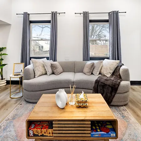Heart Of Downtown, 5 Mins To Andy Warhol Museum, Parking Available, Private Fenced Backyard, Smart Tv, Washer And Dryer In Unit Pittsburgh Exterior photo